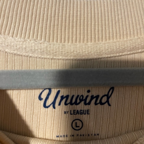 Women’s Large Cropped Sweater - Picture 2 of 3